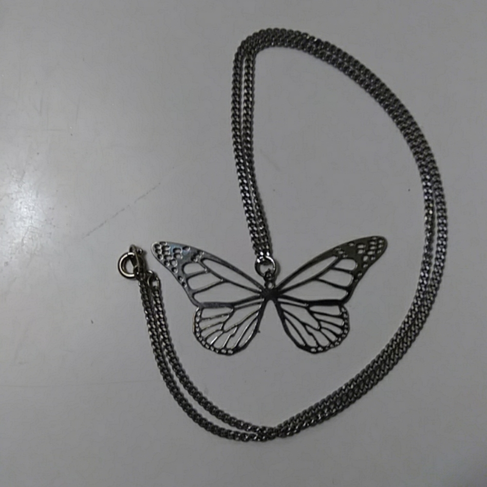 SALE! Vintage cut out beautiful Butterfly stainless steel necklace - Picture 8 of 8